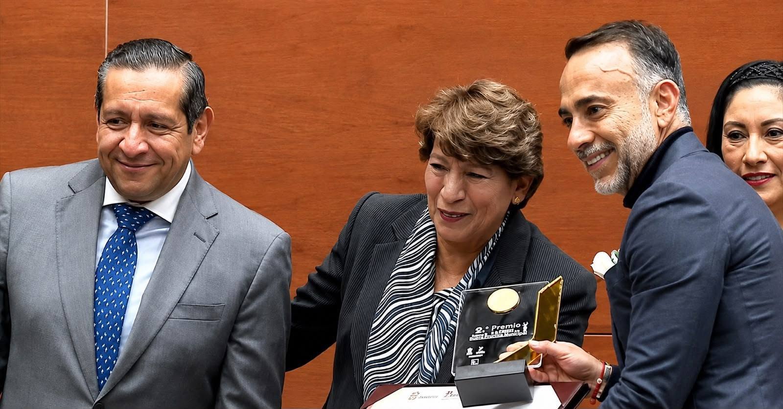 Metepec refrenda liderazgo en gestión pública; recibe seis distinciones del IAPEM