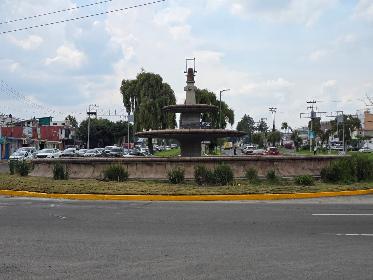 Toluca concluye reparación de socavón en glorieta de Calzada del Pacífico